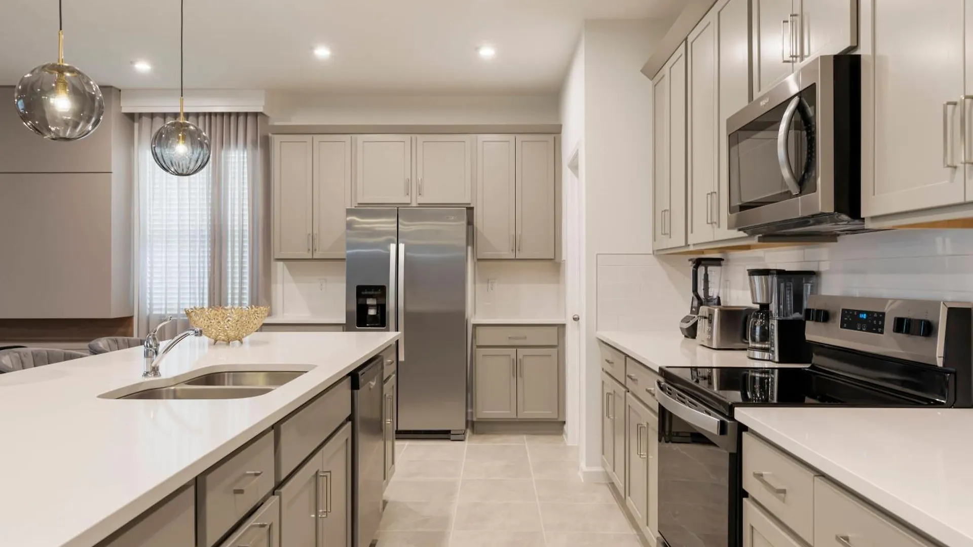Brand New 9Bedrooms At Solara Resort Davenport